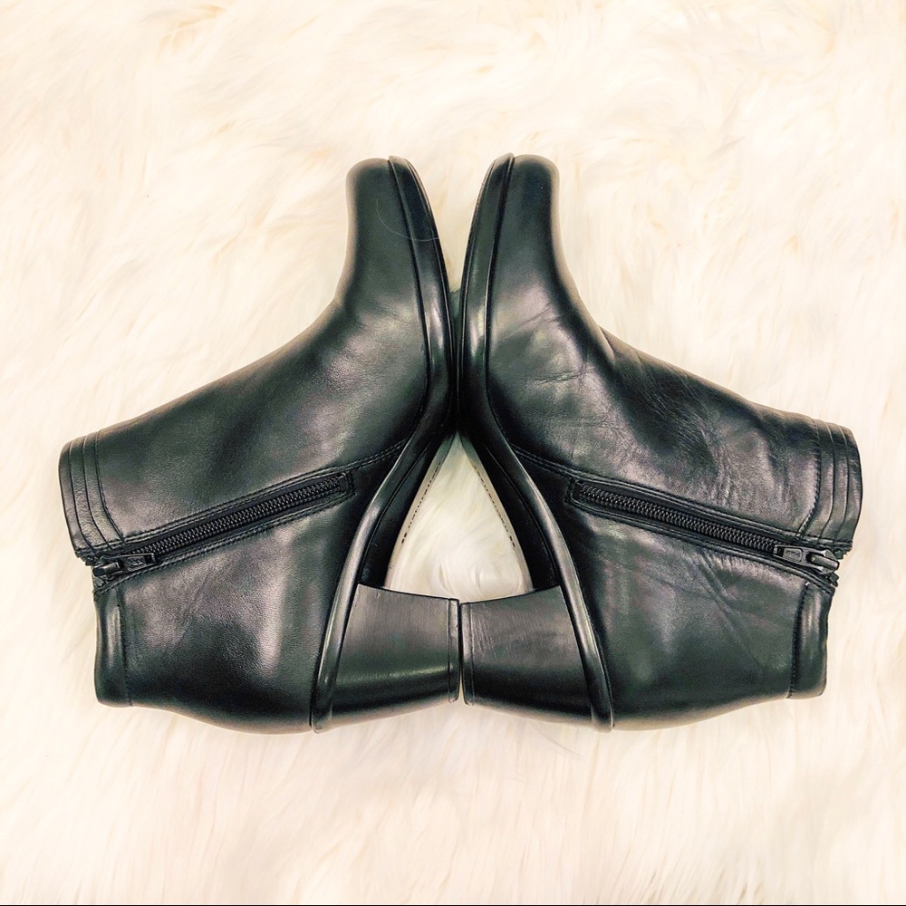 Naturalizer Black Leather Elisabeth Bootie